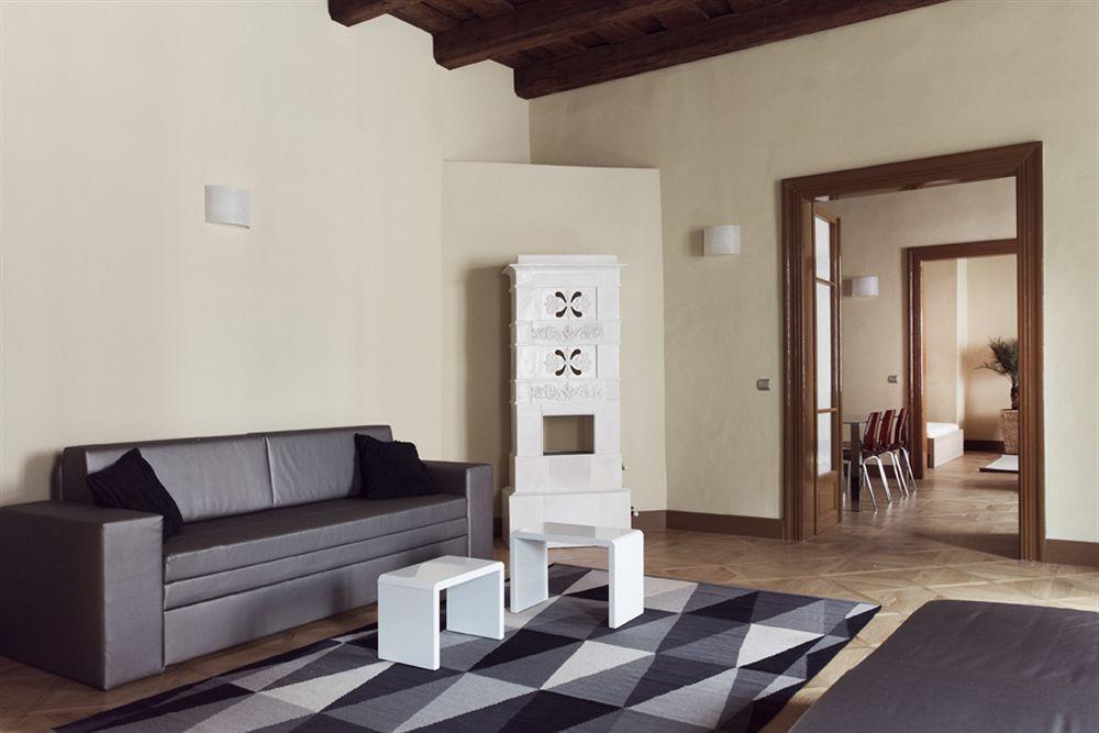 Apartment 3 Epoques By Adrez Prag