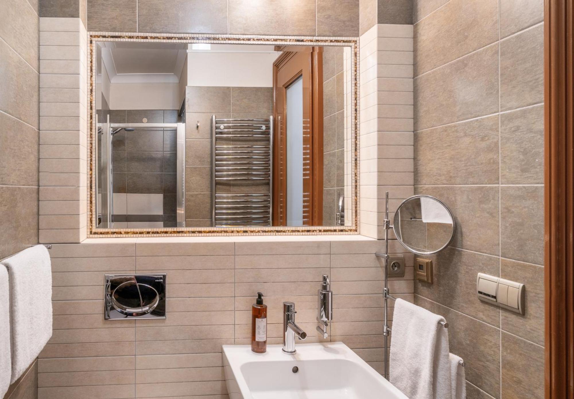 3 Epoques By Adrez Apartamento *